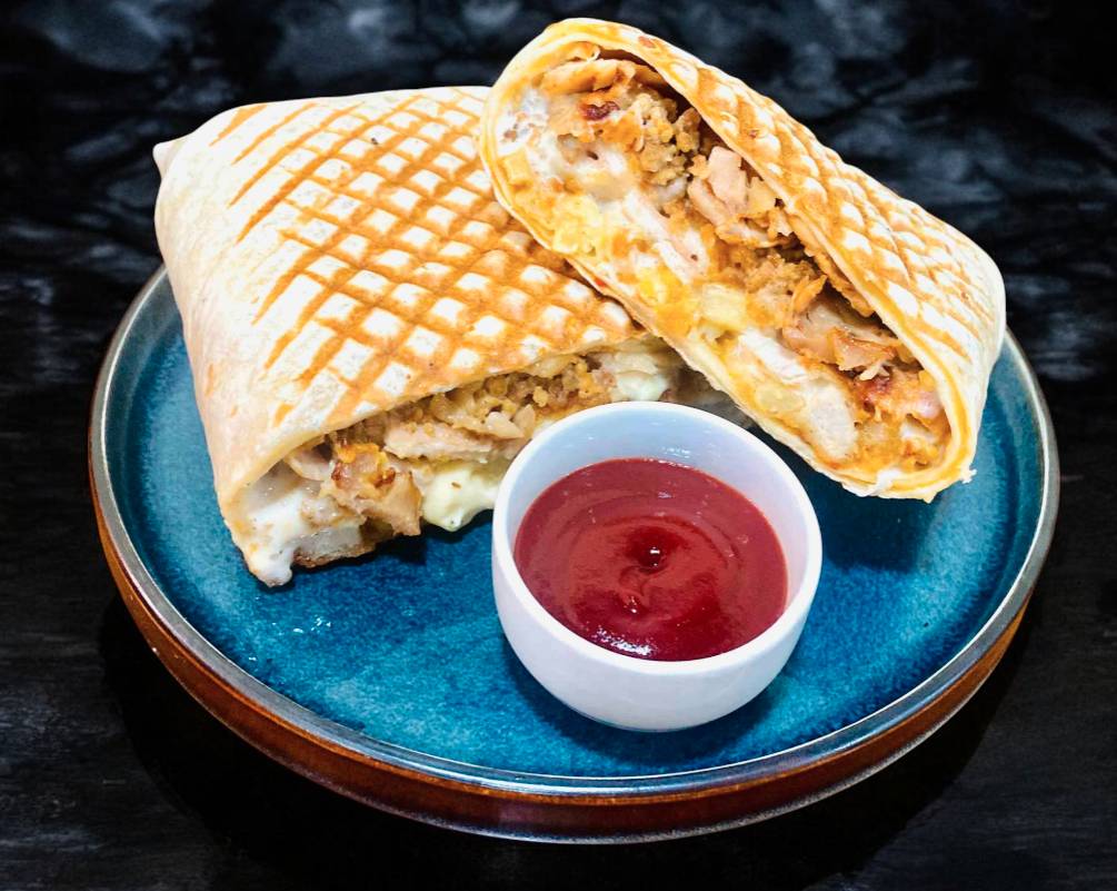 Viande de kebab avec mozzarella