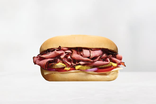 Small Double Stacked Smoked Meat Sub Combo / Petit sandwich double à la viande fumée