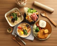 春水岸山食苑 埔里店