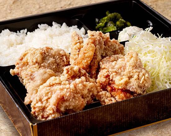 鶏の唐揚げ4個入り弁当 4Pieces of Fried Chicken Bento