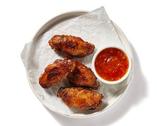 4 x BBQ Chicken Wings + 1 Dip of choice