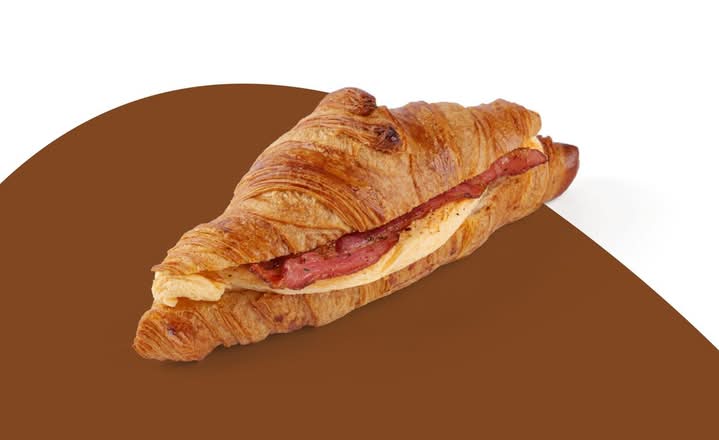 Croissant omelet & spek