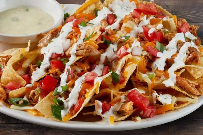 TEX-MEX CHICKEN NACHOS