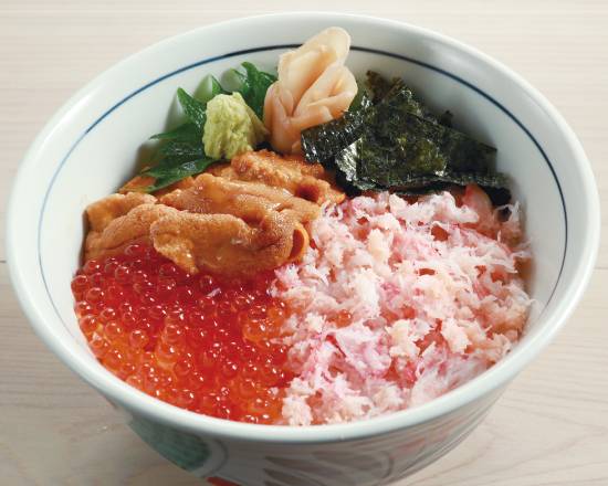 北海三種丼 Three-Variety of Northern Seafood Sushi Bowl