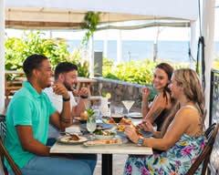 LA CASA BEACH BAR