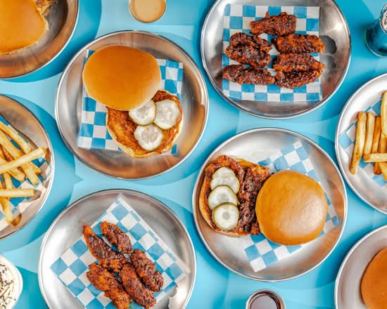 CUCCO’S HOT CHICKEN (Cancun)