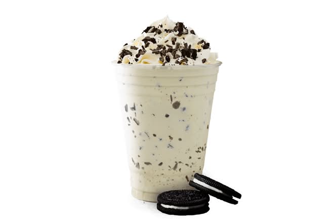 OREO® COOKIES & CREAM CHOCOLATEY CHIP SHAKE