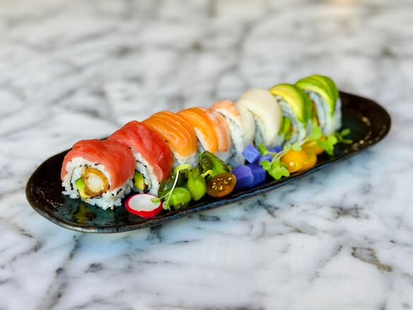 RAINBOW MAKI