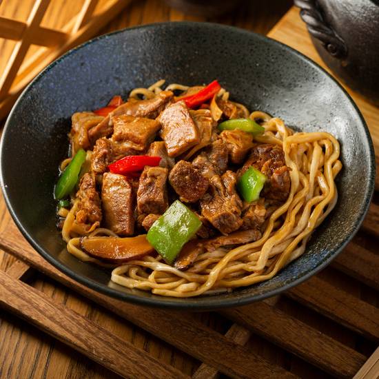 黄焖牛腩手工拉面 Yang's Braised Beef Ramen