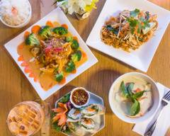 L'Thai Organic Cuisine & Wine Bar (5450 Peachtree Pkwy)