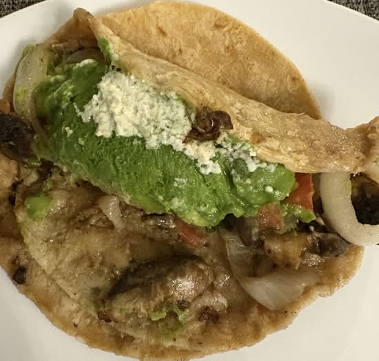 El Tragon Taqueria photo 3