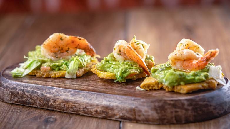 Montaditos  toston Con Camarones(toston with guacamole and shrimp)