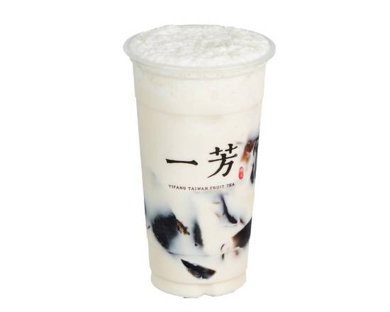 Almond Milk Slush with Grass Jelly 杏仁仙草牛奶冰沙