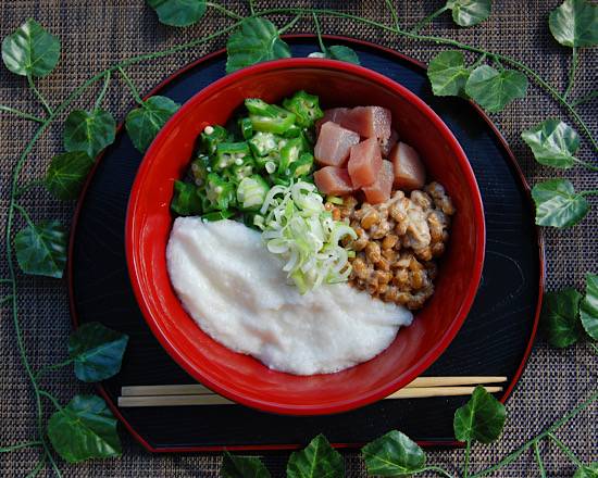 マグロと３種の健康ねばとろ丼