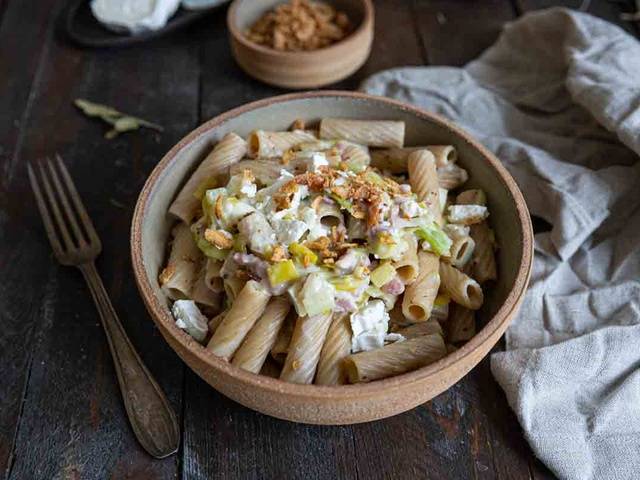 Pasta lardon chèvre miel