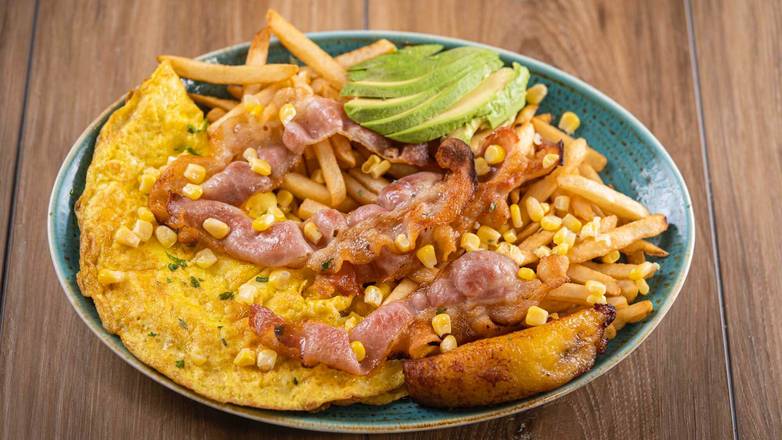 OMELETE BOGOTA ( bacon,corn,avocado)