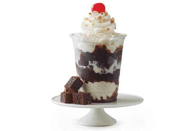 FUDGE BROWNIE SUNDAE