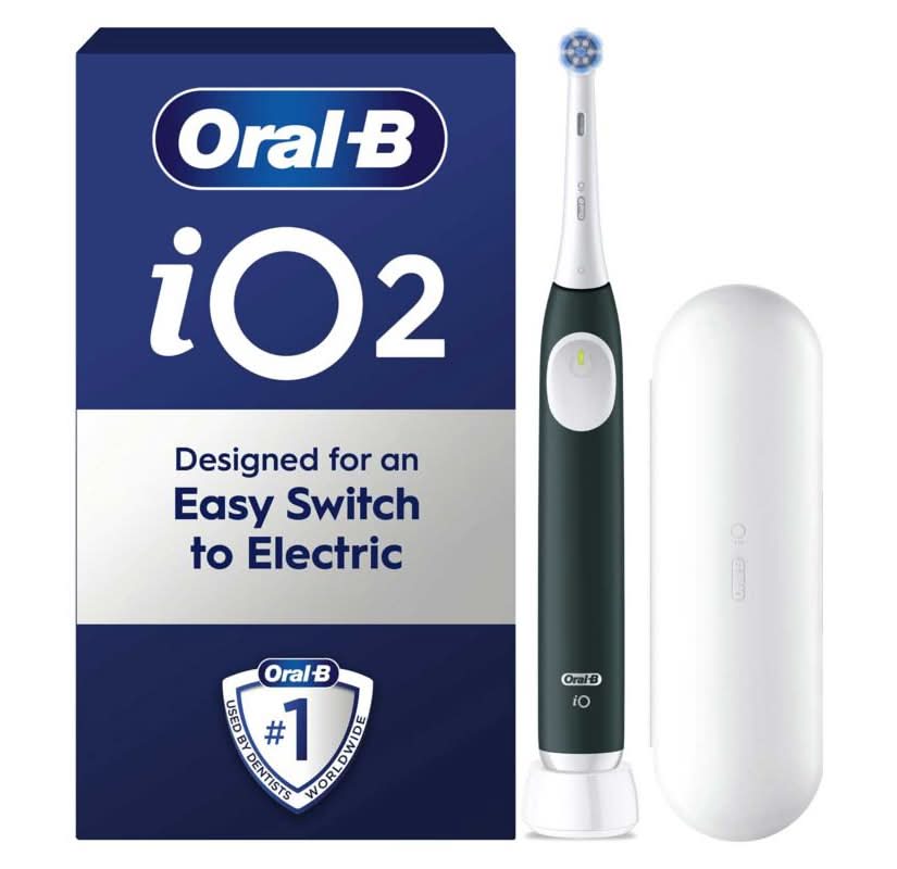 Oral-B Io2 Forest Green Electric Toothbrush + Travel Case