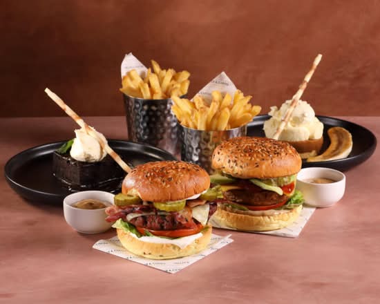 BURGER & DESSERT EXPERIENCE FOR TWO