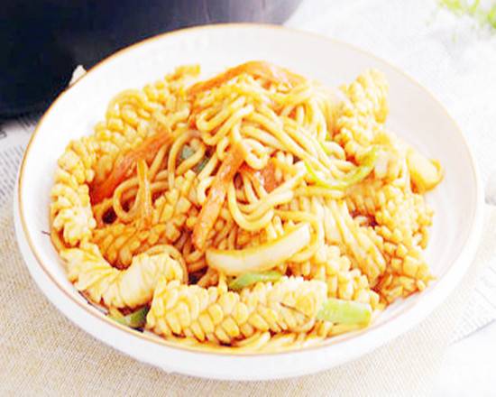 Calamari chow mein