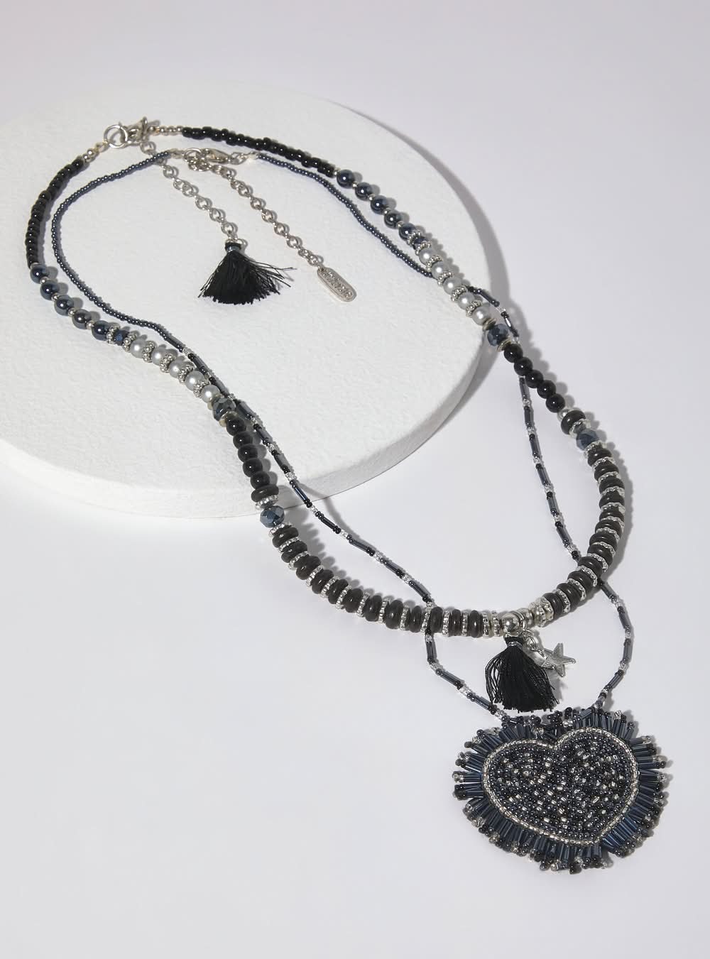 Umbrale · Collar con colgante de corazón - Talla Única - Negro