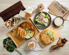 小鹿啡啡（鬆餅｜麻油雞｜咖哩飯｜pasta｜咖啡｜手搖飲｜炸雞）