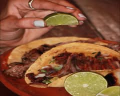 Las Guacamayas San José