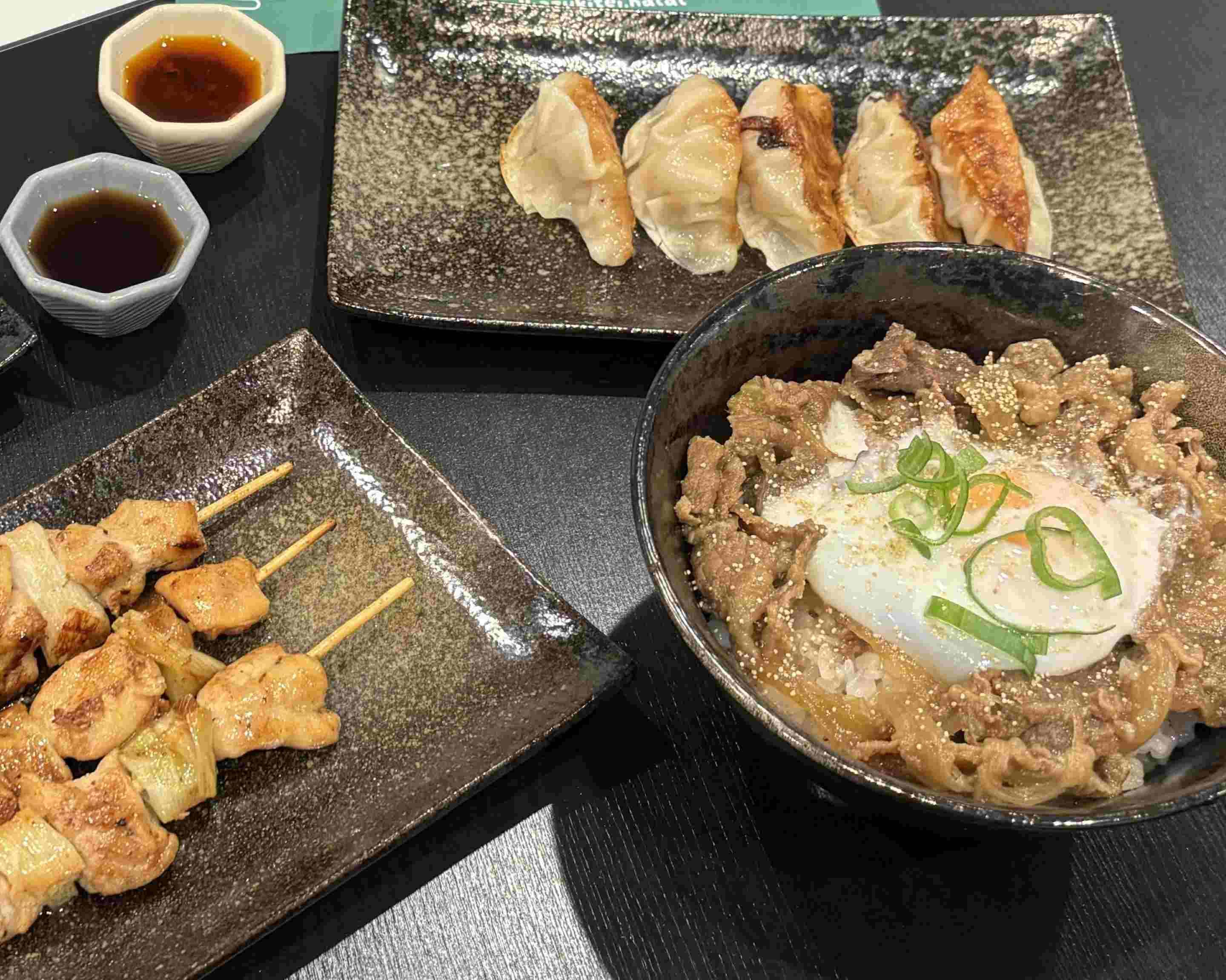 三日月亭 AL-HILAL DINERのデリバリー ・持ち帰り| メニューを見る