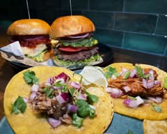 No.16 Burger & Tacos Studio