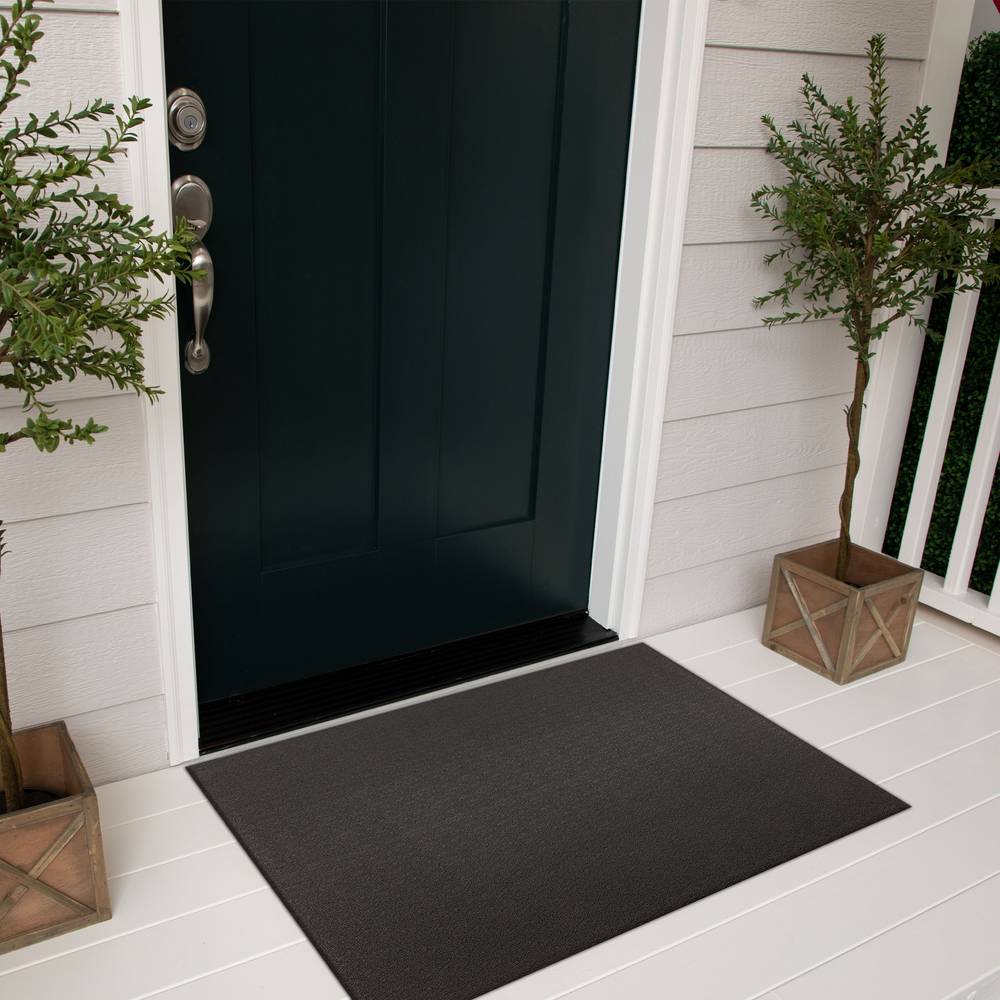 Project Source 3-ft x 5-ft Black PVC Rectangular Indoor or Outdoor Decorative Utility Mat | F050-15331-36X60