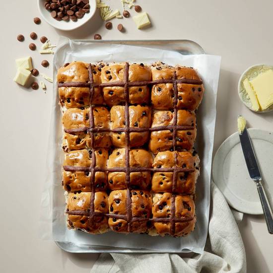 Choc Chip Hot Cross Buns - Pack of 6