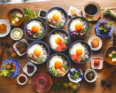 【カラダにいいこと】塩麴でつくった自家製豚汁と出汁のきいた浅利ご飯　五反田店