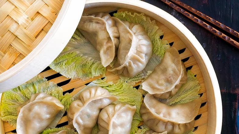 Homemade Steamed Dumplings (8 pcs) (家常蒸饺)