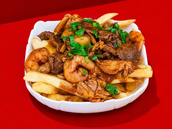 PAPAS FRITAS CON SALTEADO