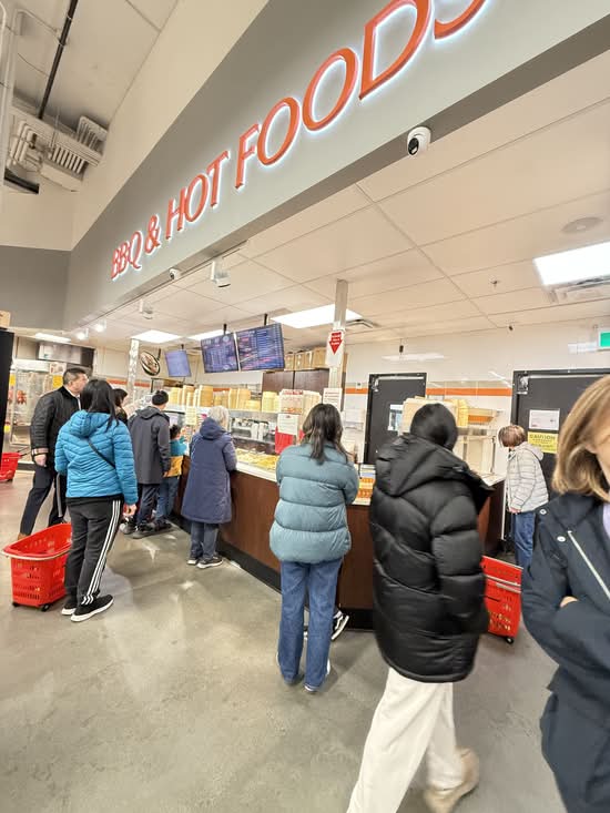 Chong Lee Market (3818 Rupert St Vancouver, BC V5M 2Z3 Canada)