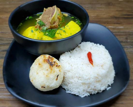 11 Caldo de Costilla, Arroz Blanco Arepita
