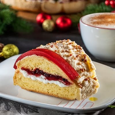 Rebanada de Rosca de Reyes Rellena