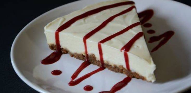 Cheesecake with Strawberry Coulis