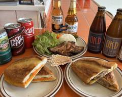 JAMMIN’ STANDHOUSE