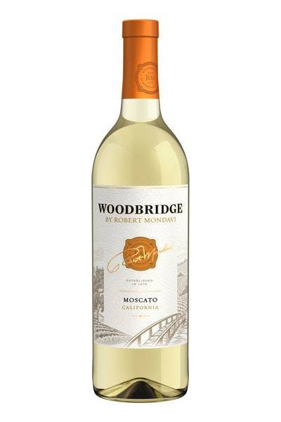 Woodbridge Moscato (750 ml)