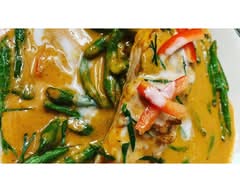 Imm Dee THAI Restaurant & Bar (2009 NE Burnside RD)