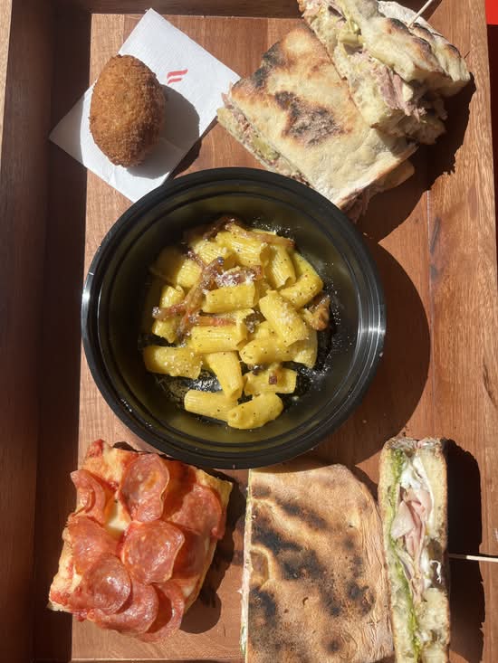 Gusto Grocery Deli & Bistro (1088 Garnet Avenue)