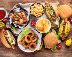 Juliet's Castle Sports Bar & Lounge (440 16 Ave)
