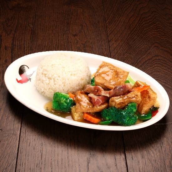 R21 Fried Bean Curd & BBQ Pork in Oyster Sauce w Rice
