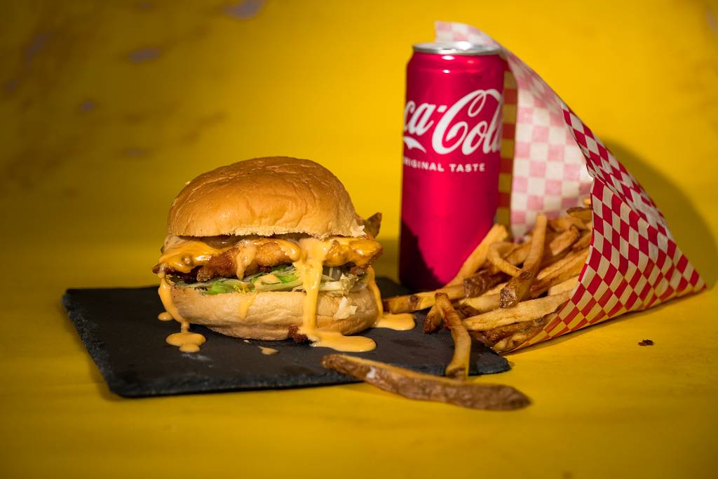 Menu Smitty's chicken🍔🧀🥬🧅