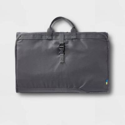 Open Story Garment Bag