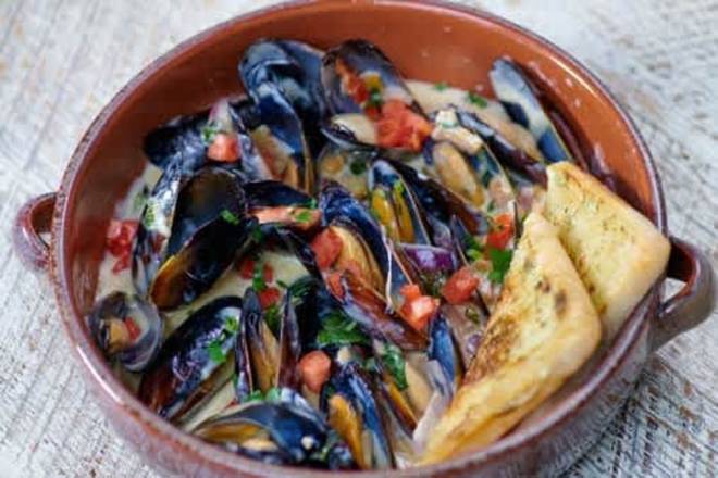 Ouzo Mussels