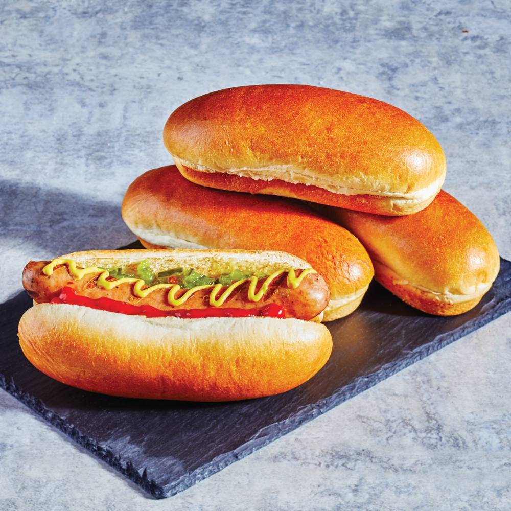 M&M Food Market Gourmet Sausage Buns (480 g, 6 ct)