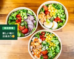 【サラダボウルとプロテインスムージー】Healthy Cafe Orbe　ヘルシーカフェオーブ			