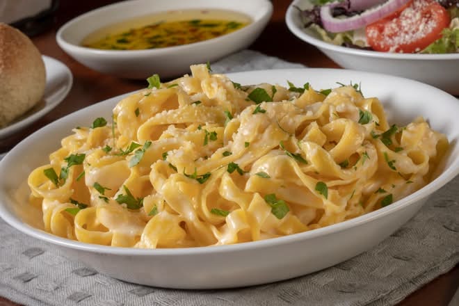 Fettuccine Alfredo